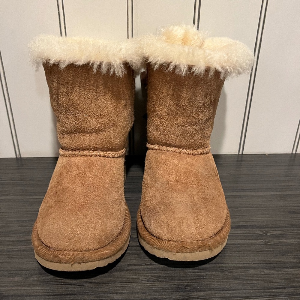 Kids Ugg Bailey Bow Boot Size 9